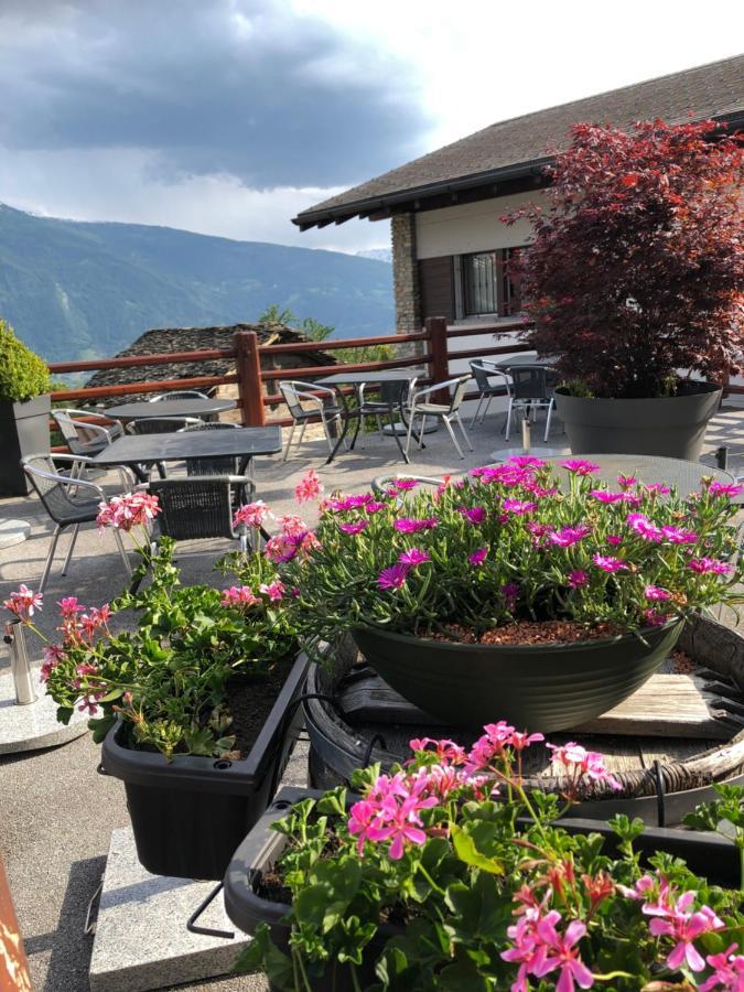 Cafe Cher-Mignon Et Chambres D'Hotes Chermignon-d'en Haut Kültér fotó