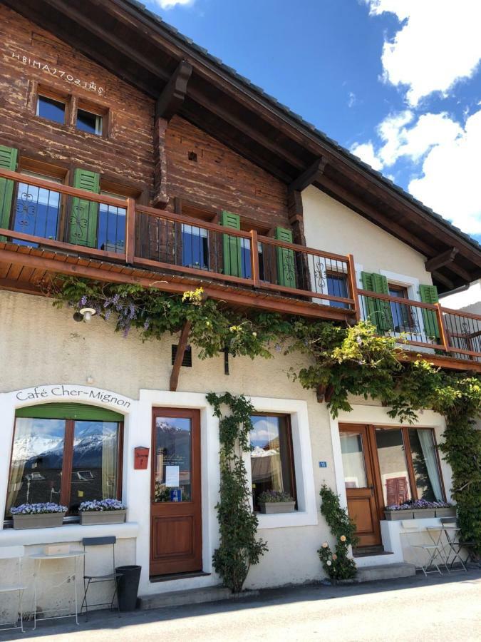 Cafe Cher-Mignon Et Chambres D'Hotes Chermignon-d'en Haut Kültér fotó